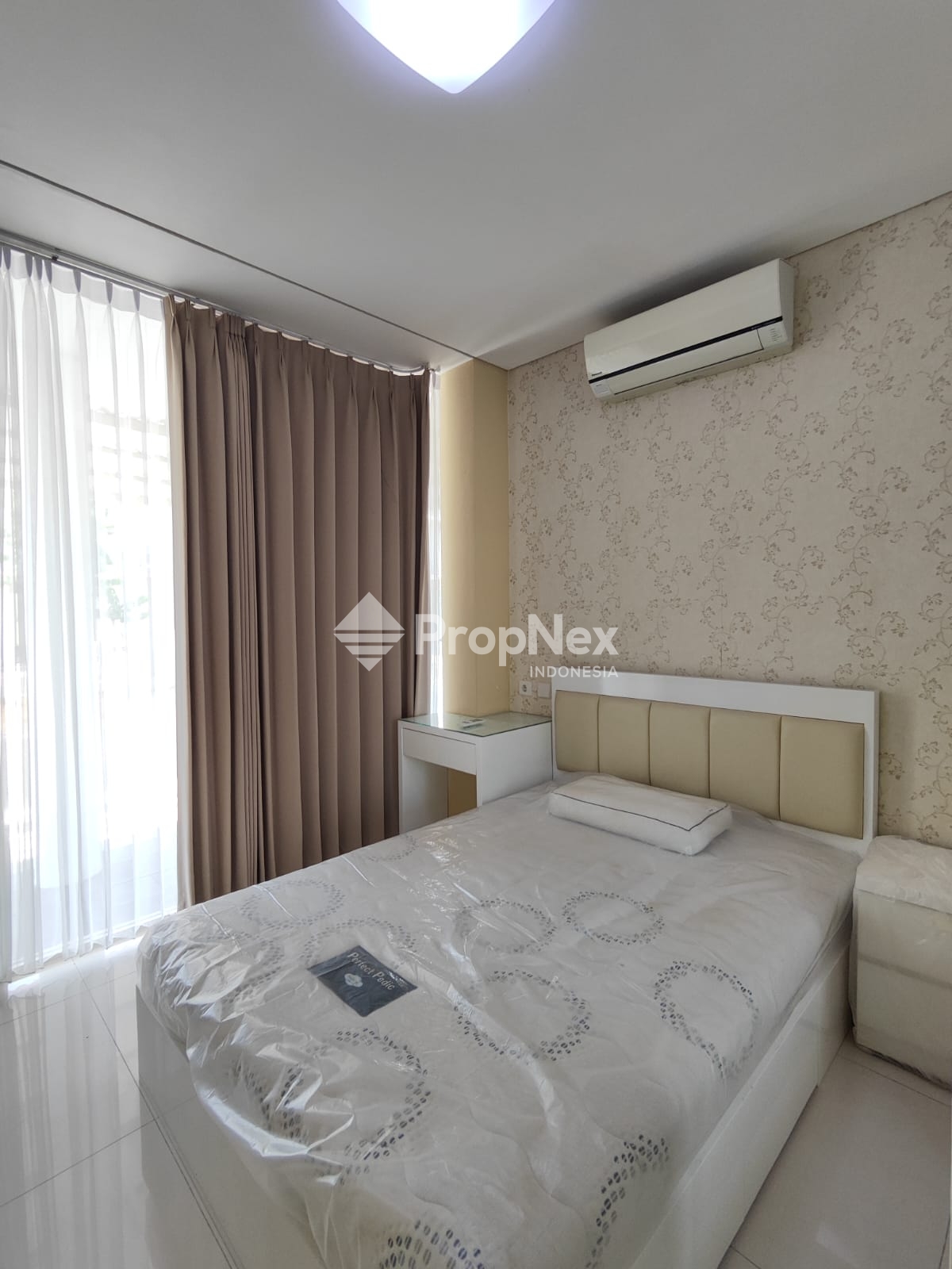 Rumah 2 Lantai Bagus Furnished di Citraland Stonegate — foto 8